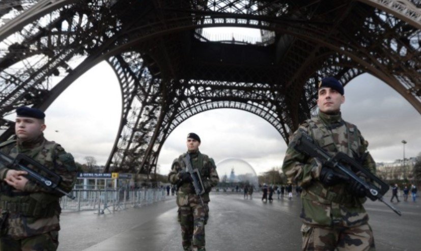 Франция мобилизира 7 хил. войници след ислямистко нападение