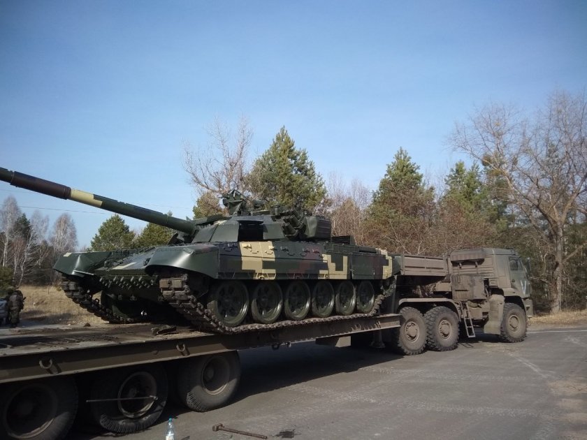 Чехия и Дания дават на Украйна танкове и оръжия