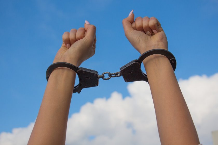 Арестуваха жена за купуване на гласове в село Микрево