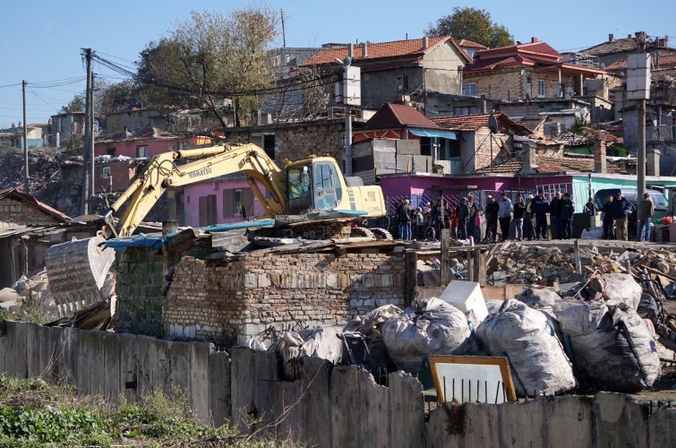 У нас има 72 619 адреса, на които са регистрирани