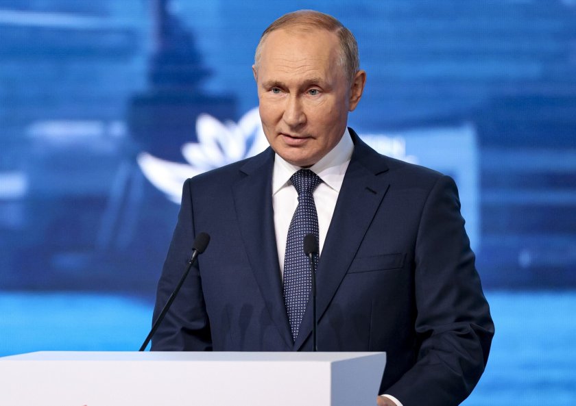 Руски изтребители МиГ-31, въоръжени с ракети Кинжал, започват да патрулират