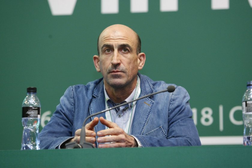 Вицепрезидентът на Българския футболен съюз - Йордан Лечков, усети народната