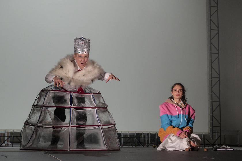 "Хага" на Народния театър тръгва на европейско турне