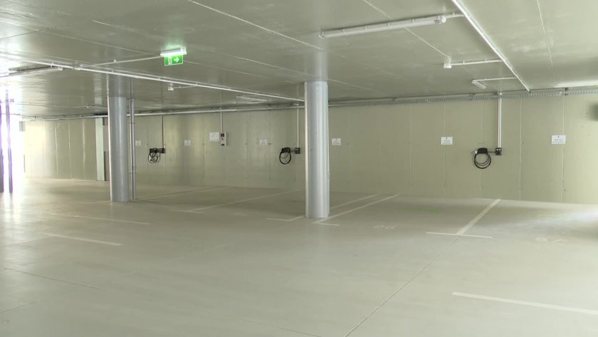 Първият етажен квартален паркинг в София отваря в понеделник