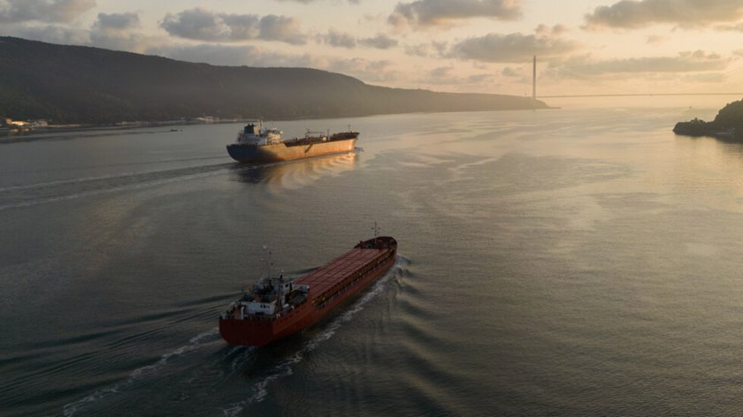 Два товарни кораба се сблъскаха в Северно море, край бреговете