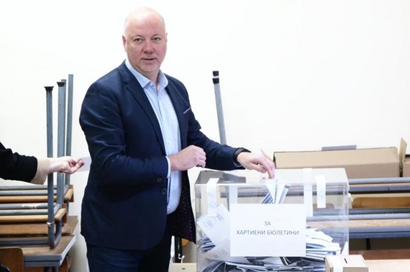 Росен Желязков: Партиите да седнат и да поговорят за промени в Изборния кодекс