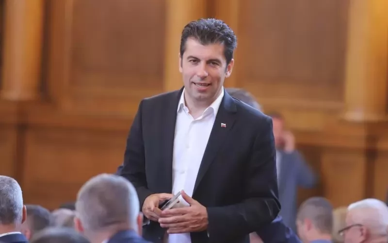 Цял ден се чудят какво да измислят. Нас не ни