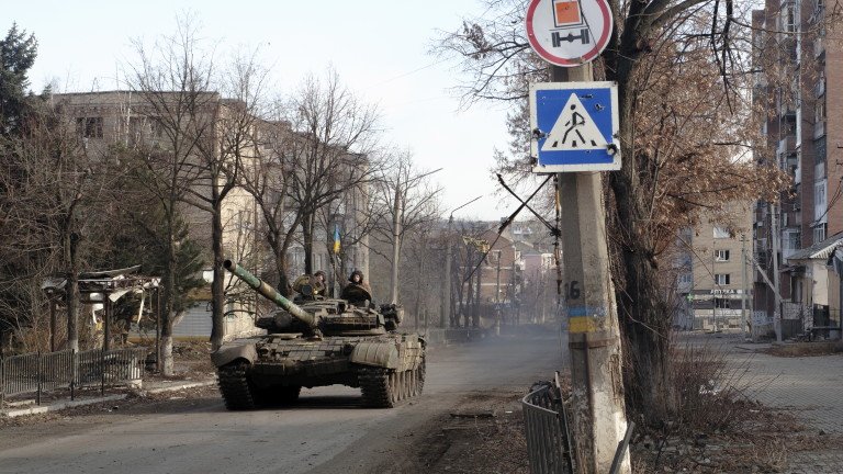 Украйна свали 11 дрона над Хмелницки, повредили съоръжение