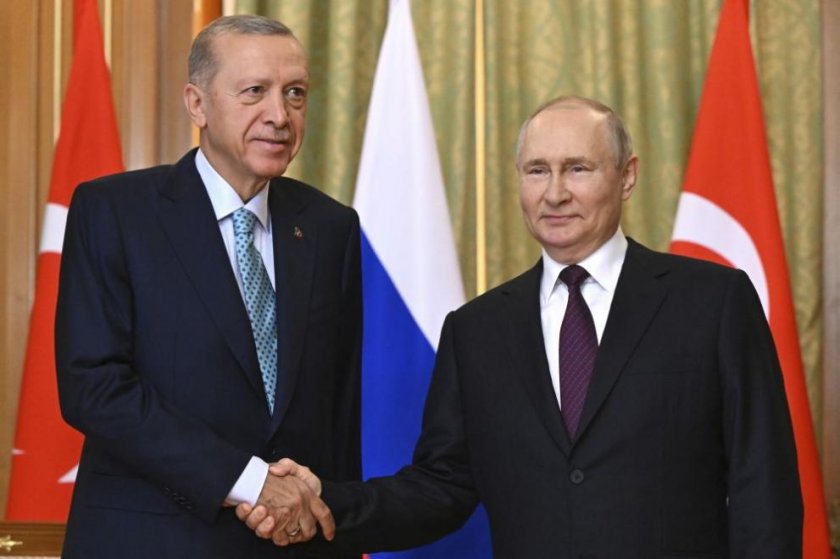 Руският президент Владимир Путин обсъди по телефона с турския лидер Реджеп Тайип