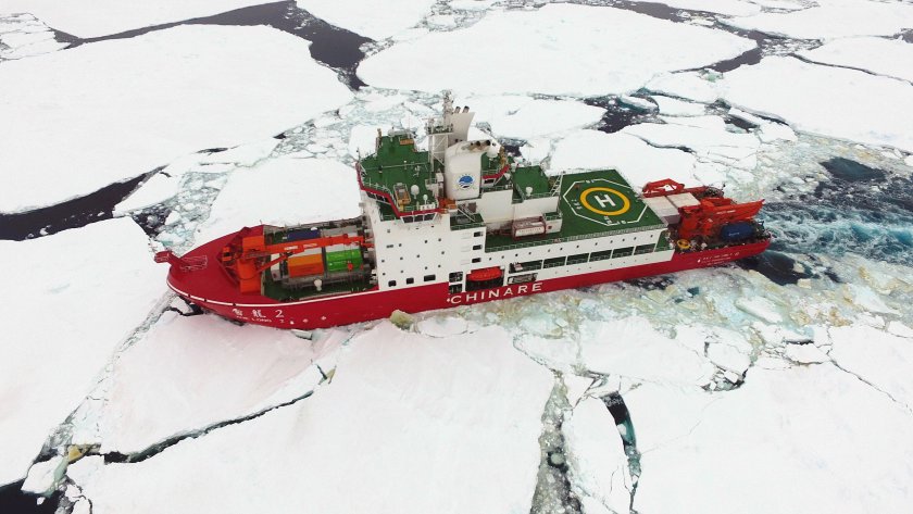 Китай изпрати два ледоразбивача на научна експедиция в Антарктида