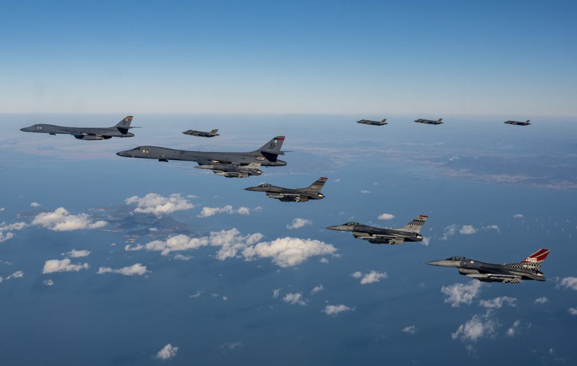САЩ и Южна Корея започнаха голямо въздушно учение