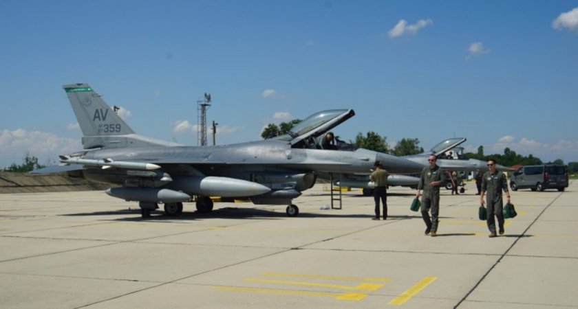 Българските ВВС в съвместна тренировка с американските си колеги