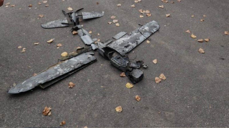 Руски дрон е ударил нефтопреработвателно предприятие в Кремечуг, Полтавска област.Областният