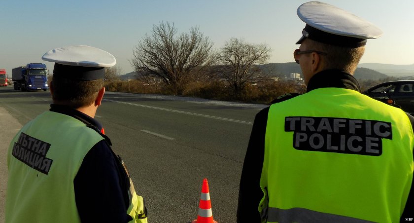 Шофьор загина при катастрофа във Варненско, съобщиха от полицията.Инцидентът е станал тази