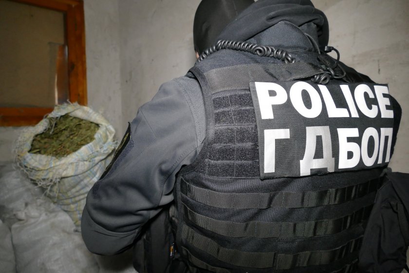 ГДБОП разби канал за трафик на наркотици към Турция, двама са арестувани