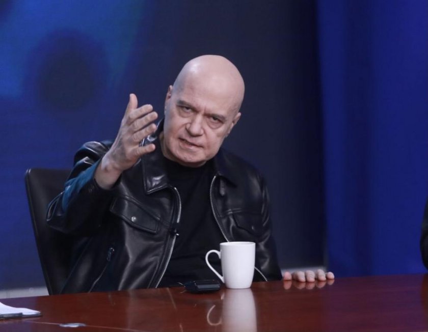 С цел да се информирам, гледам националните телевизии във връзка