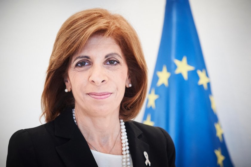 Европейският комисар по здравеопазване пристига в България