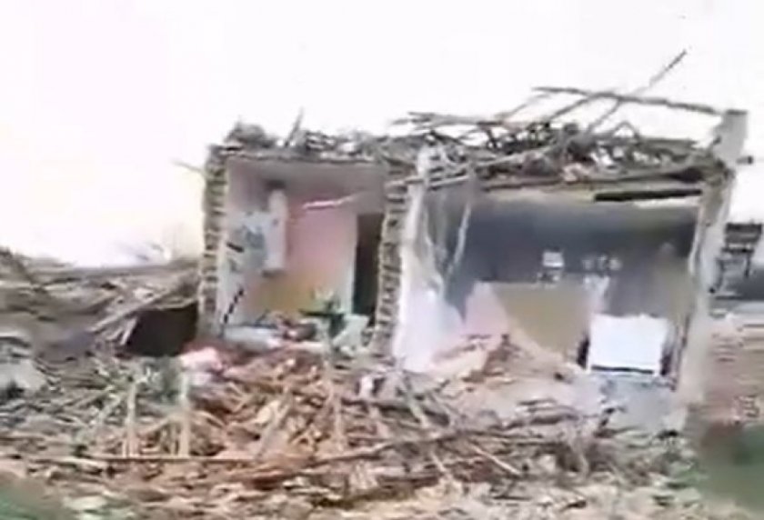 Ужас след торнадото: Ето това остана от къща край Исперих