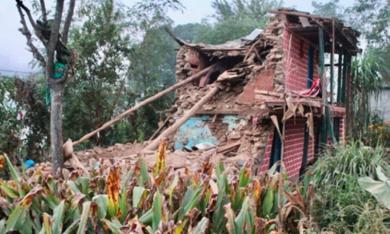 6.4 по Рихтер разлюля Непал, има 132 жертви