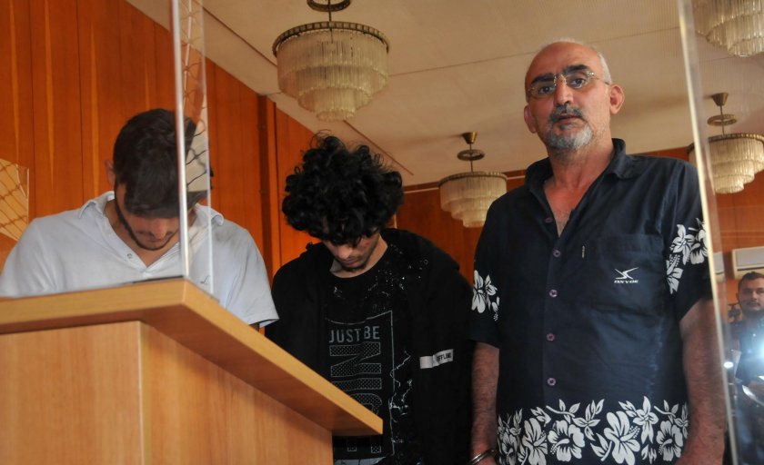 Омар и Абдулах получиха по 4 г. затвор за смъртта на полицаите в Бургас