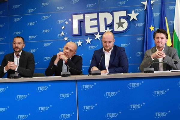 Георги Георгиев: Оторизиран ли е Борис Бонев да води разговори с "Възраждане" за подкрепа в СОС?
