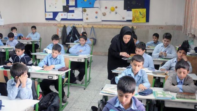 Министърът на образованието на Иран Реза-Морад Сахраи обяви, че планира да въведе
