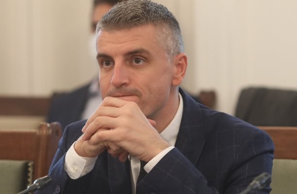 Рибарски: НАП и Агенция "Митници" да прегледат сделките на "Лукойл" по време на дерогацията