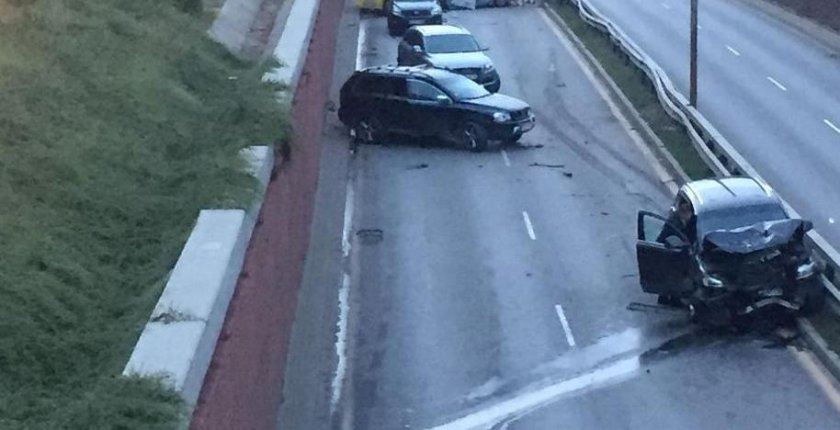 Пиян шофьор предизвика катастрофа с 3 коли в Добрич, съобщават