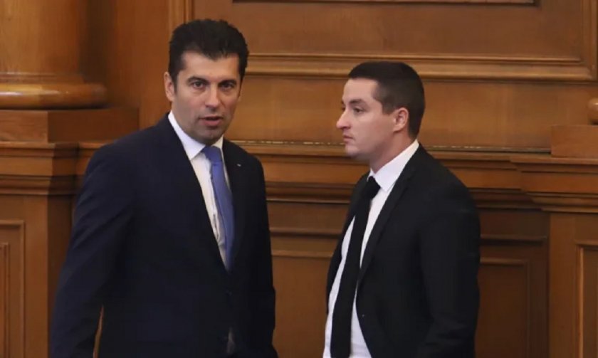 Божанков: Вотът на недоверие е шега, тия заляха сградата на ЕК с червена боя