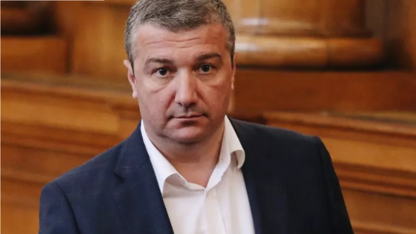 Драгомир Стойнев: Политическата ситуация в момента е добре организиран хаос