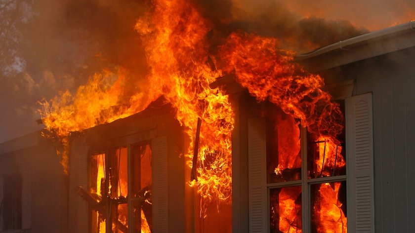 Възрастна жена почина при пожар в Шуменско, съобщиха от полицията.Тази