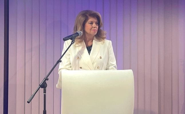 Йотова: Има дълбока пропаст в "некоалицията"