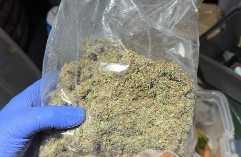 Иззеха близо два килограма марихуана от мазе в "Люлин" (СНИМКИ)