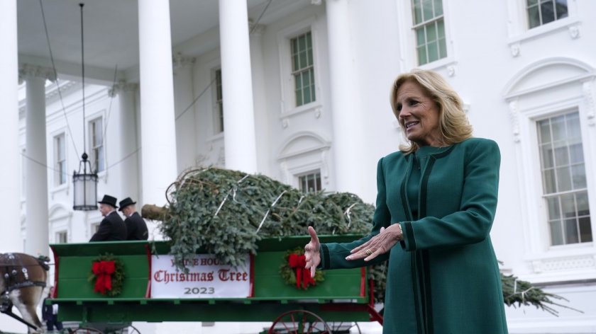 Коледната елха пристигна в Белия дом