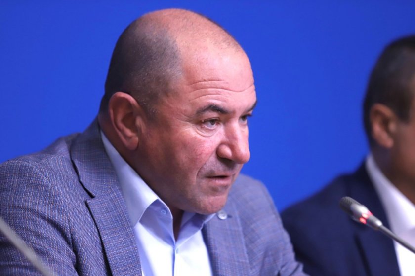 Деси Танева изгони Бойко Синапов от заседание на земеделската комисия 