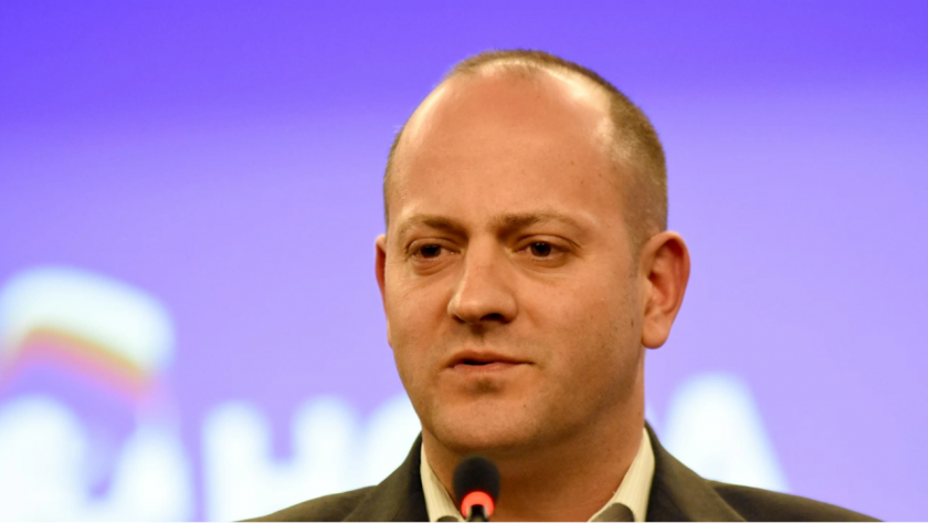 Нападките към правителството от ГЕРБ и ДПС се използват за