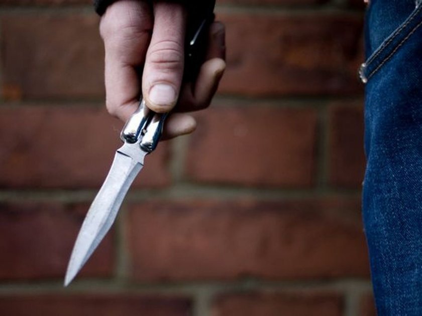 Мъж ограби свой познат след заплахи с нож в Бургас.