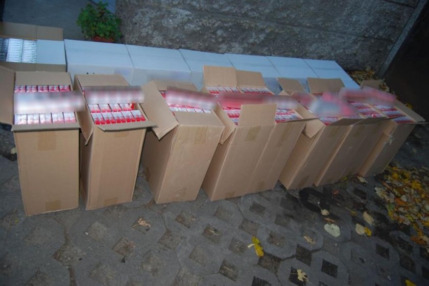 След спецакция: Иззеха голямо количество контрабандни цигари в Стара Загора (СНИМКИ)
