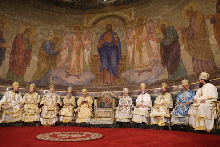 Девет митрополити имат право да са кандидати за патриарх, но