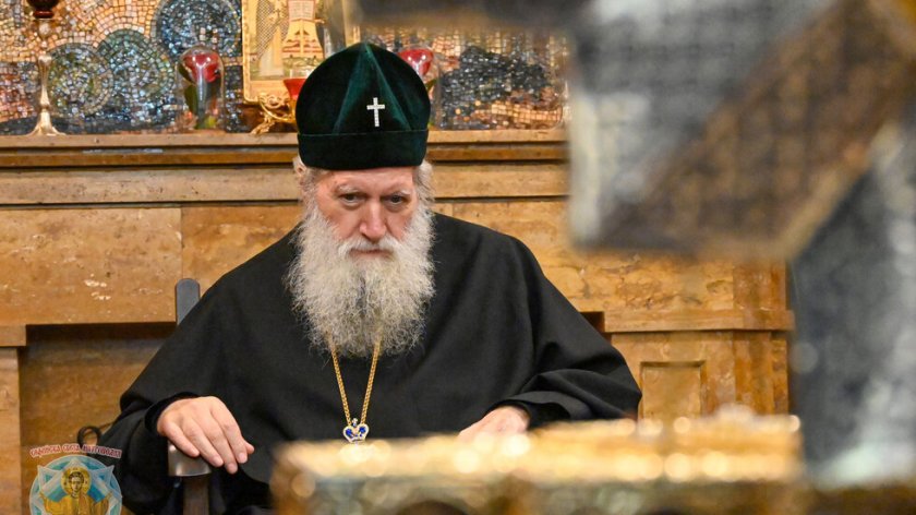 Патриарх Неофит е настанен в болница заради заболяване на белите