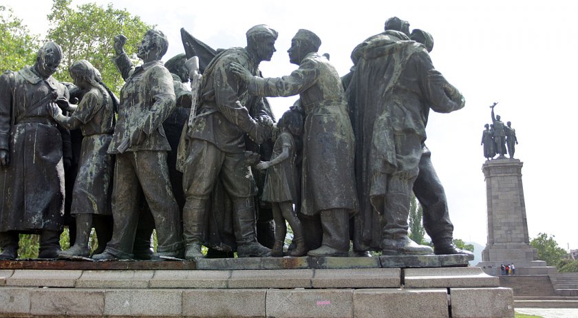 Готвят спешен демонтаж на Паметника на Съветската армия 