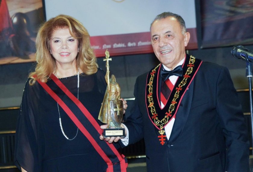Вицепрезидентът Илияна Йотова е получила отличието ,,Рицар на годината 2023