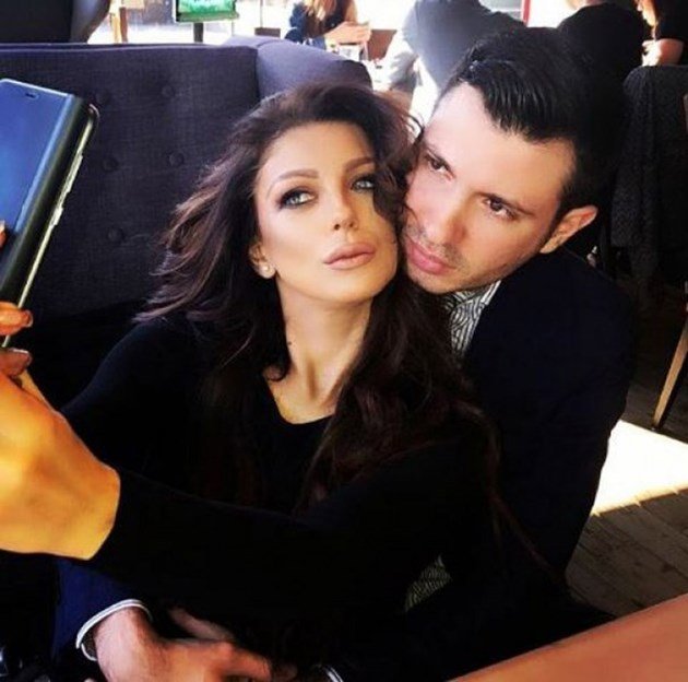 Мартин Елвиса се показа като истински кавалер и не падна