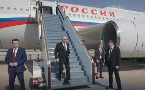 Руският президент Владимир Путин пристигна в Абу Даби, където ще