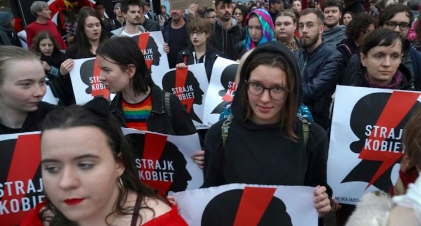 Поляците на митинг в защита на сексуалното образование