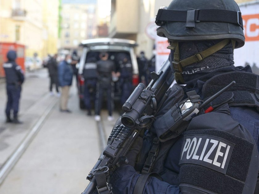 Полицията в Австрия арестува 16-годишен екстремист