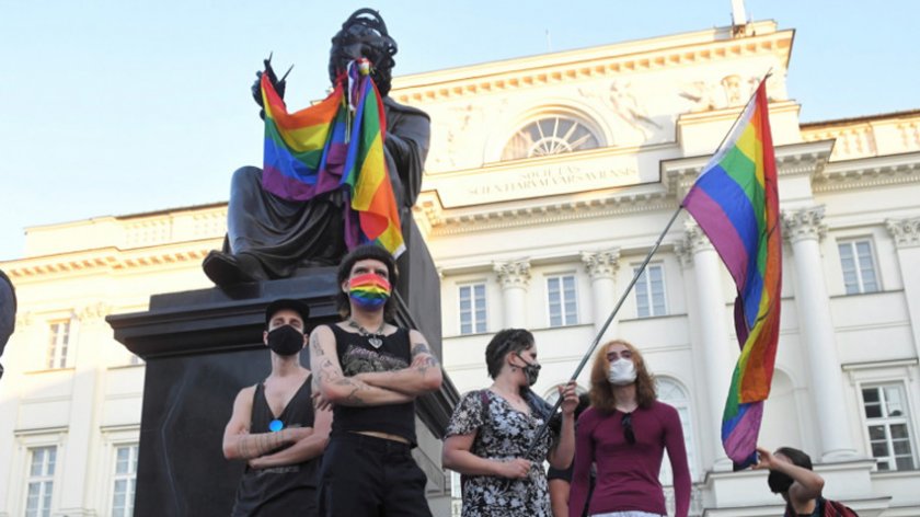 ЕСПЧ постанови: Полша трябва да признае еднополовите бракове