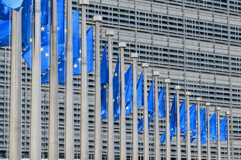 Европейската комисия съобщи, че одобрява предоставянето на 120 милиона евро