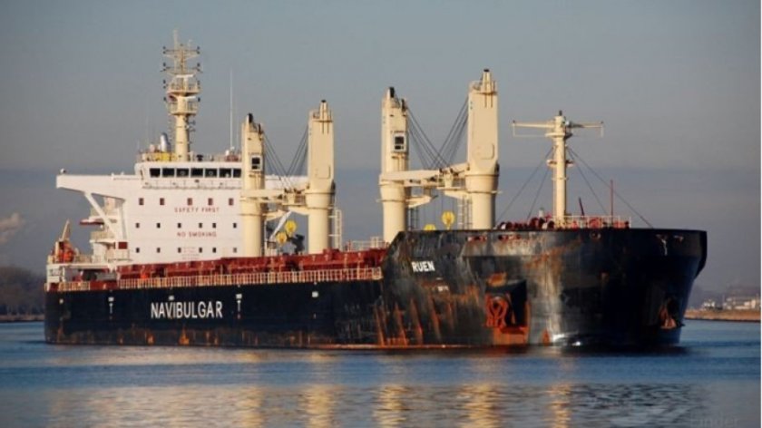 Индийски кораб прехвана сигнал от отвлечения български кораб "Руен"