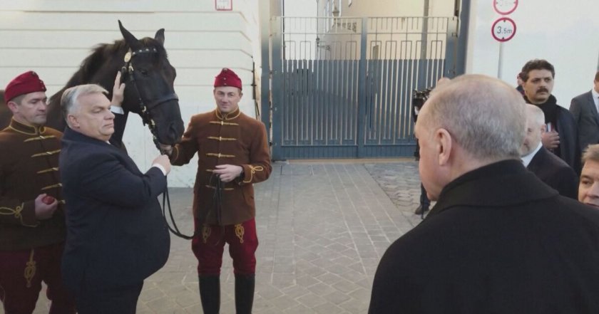 Орбан и Ердоган си размениха щедри подаръци